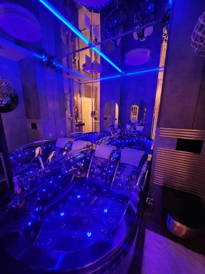 Warszawa Wola Wyjatkowe Studio Z Jacuzzi, Sauna I Fotelem Do Masazu - Exceptional Studio In Warsaw With Jacuzzi, Sauna And Massage Chair Exterior photo